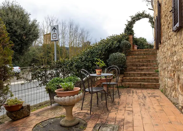 Enchanting Flat With Patio In Abbadia A Isola