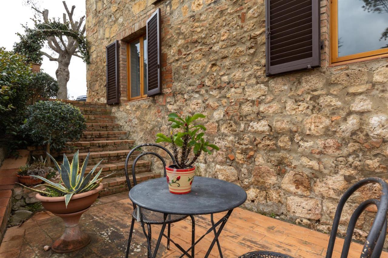 Enchanting Flat With Patio In Abbadia A Isola Apartment *