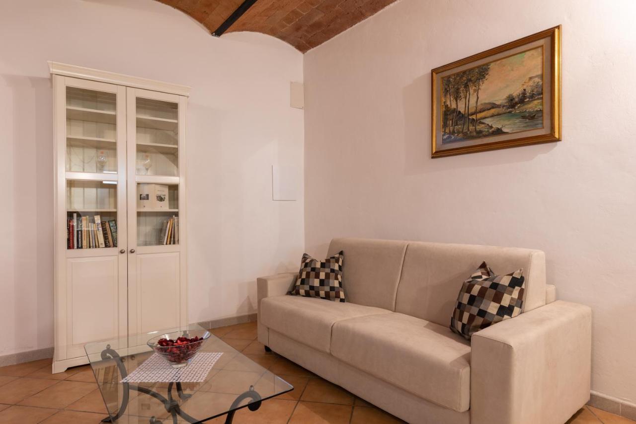 Enchanting Flat With Patio In Abbadia A Isola * Monteriggioni