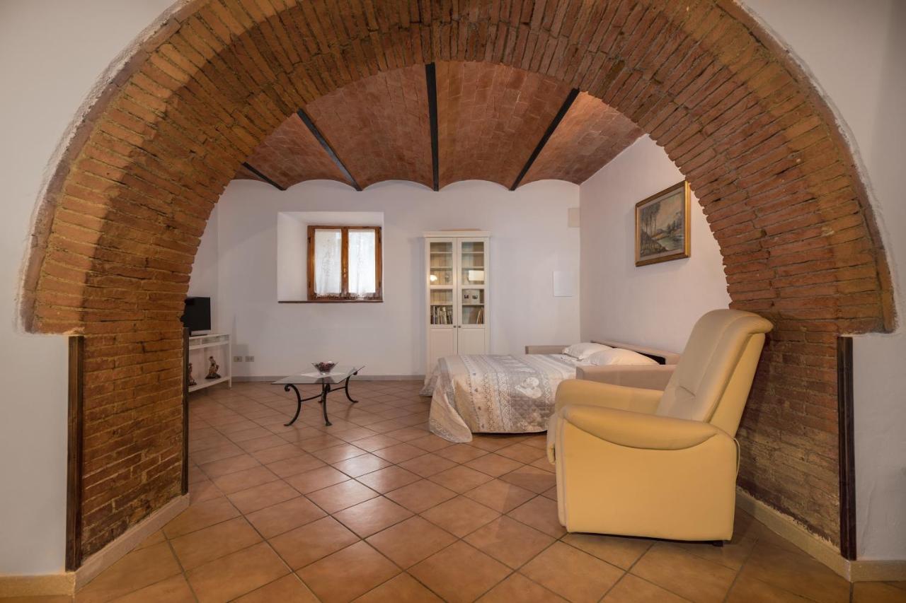 Enchanting Flat With Patio In Abbadia A Isola