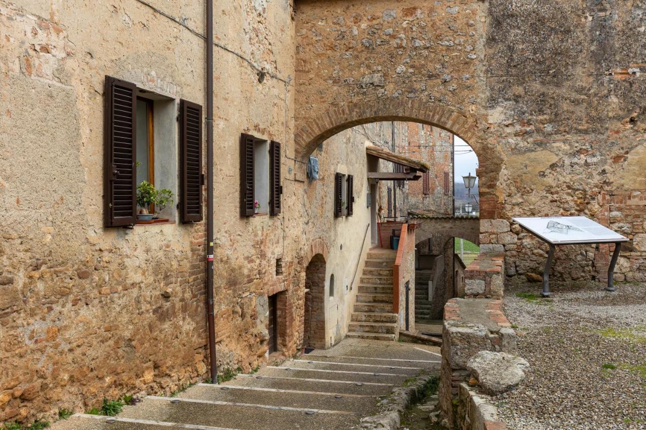 Apartment Enchanting Flat With Patio In Abbadia A Isola Monteriggioni